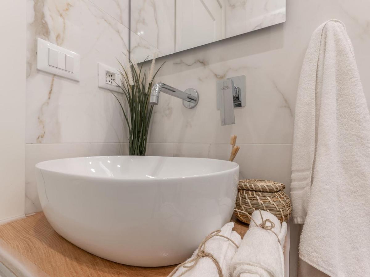 The Best Rent - Gorgeous One-Bedroom Apartment In Ticinese มิลาน ภายนอก รูปภาพ